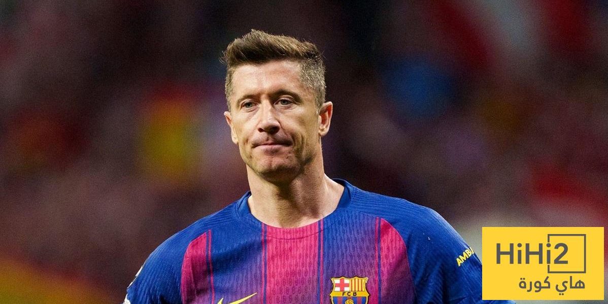 برشلونة يرغب في تخفيض راتب ليفاندوفسكي إلى النصف!