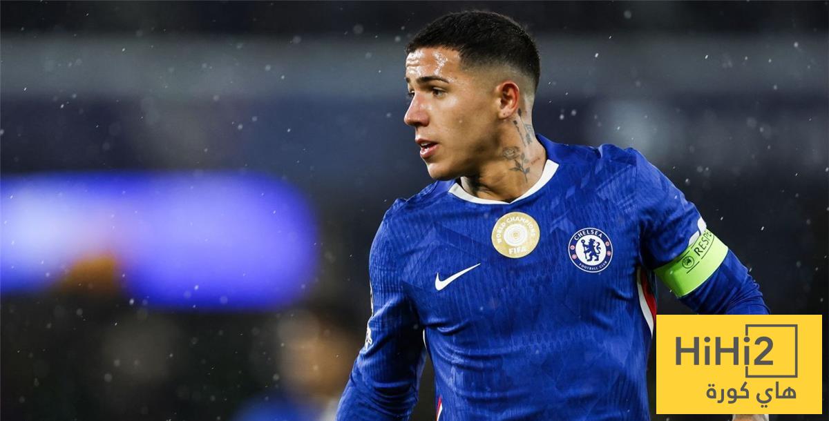 روسينيور يوضح حقيقة علاقته بإينزو فيرنانديز