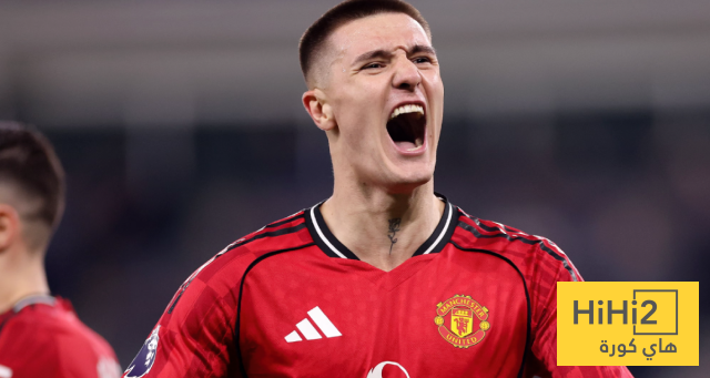 سيسكو يضاعف النتيجة لمانشستر يونايتد أمام برينتفورد 2 سيسكو يضاعف النتيجة لمانشستر يونايتد أمام برينتفورد 1