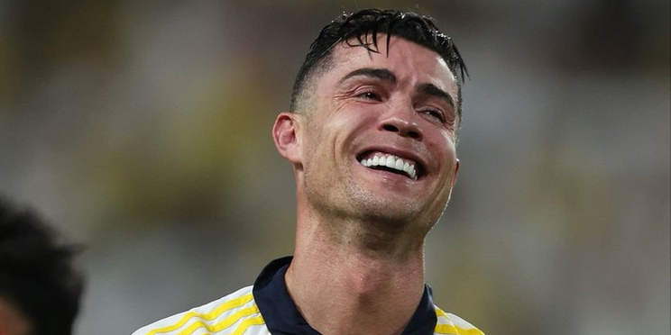 رونالدو اول من يفعلها في التاريخ..!