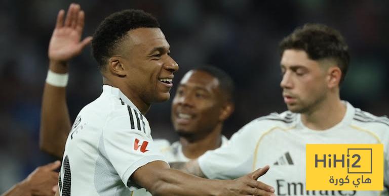 صور .. مبابي يذهب للاحتفال بهدفه مع اربيلوا