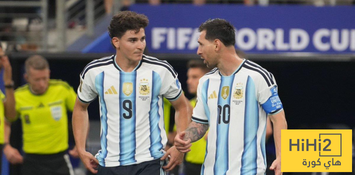 مخالفًا قواعد منتخب الأرجنتين.. ألفاريز يخطف الأضواء من ميسي