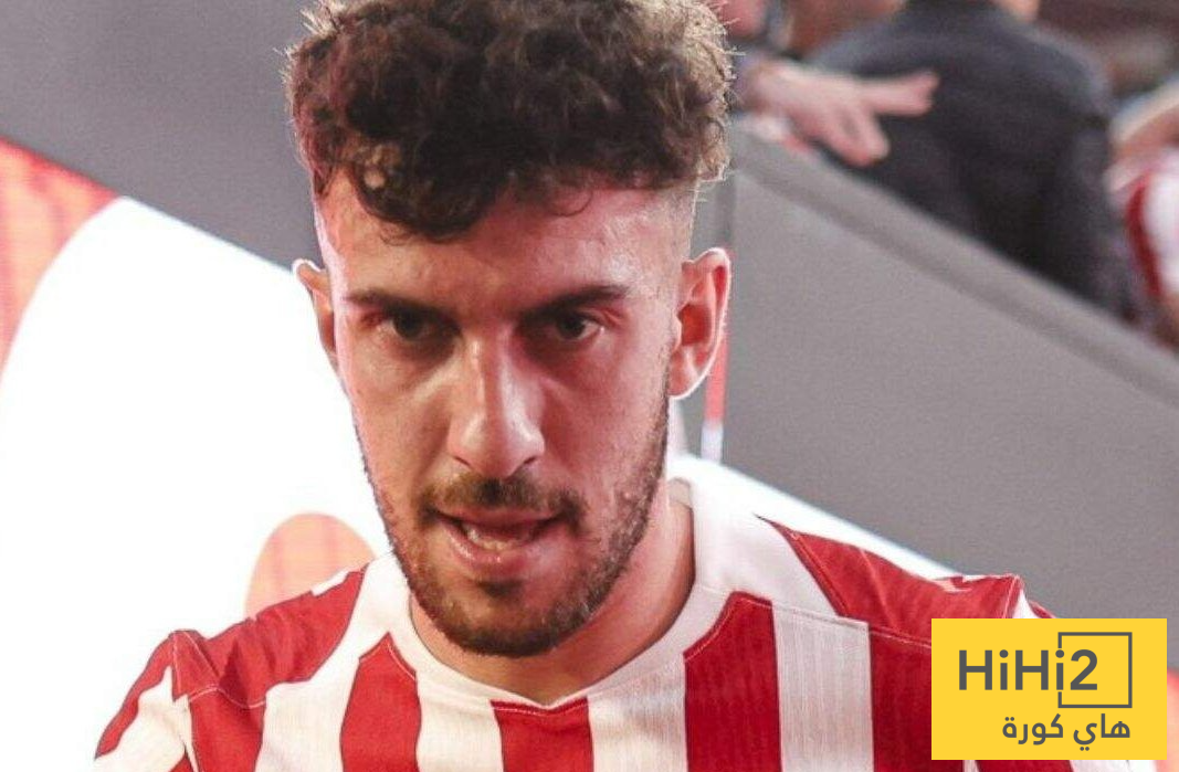 رسائل قذرة وتهديد عنصري…! مدافع أتليتكو مدريد في أبشع صورة