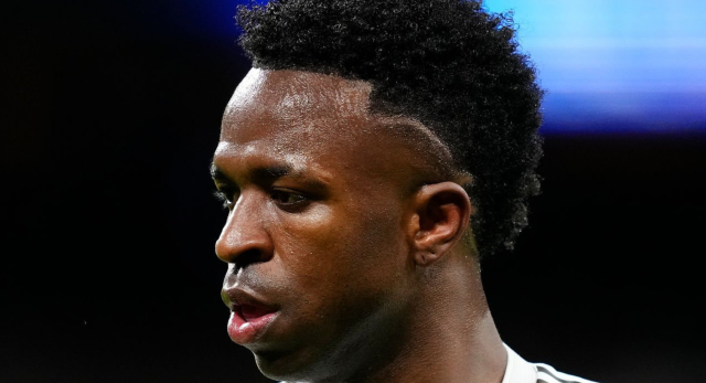“لن يكون أكبر من كريستيانو ولا راموس”.. جماهير ريال مدريد تنقلب على فينيسيوس