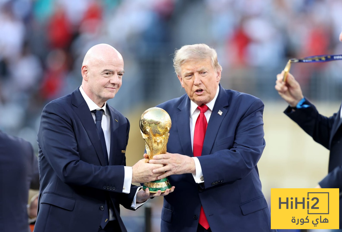 صورة – كأس العالم في كيس قمامة!