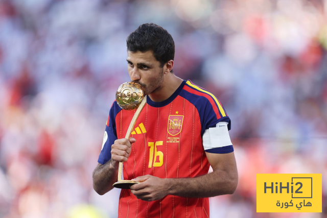 رودري قد يحل أكبر أزمة في برشلونة قبل الموسم الجديد
