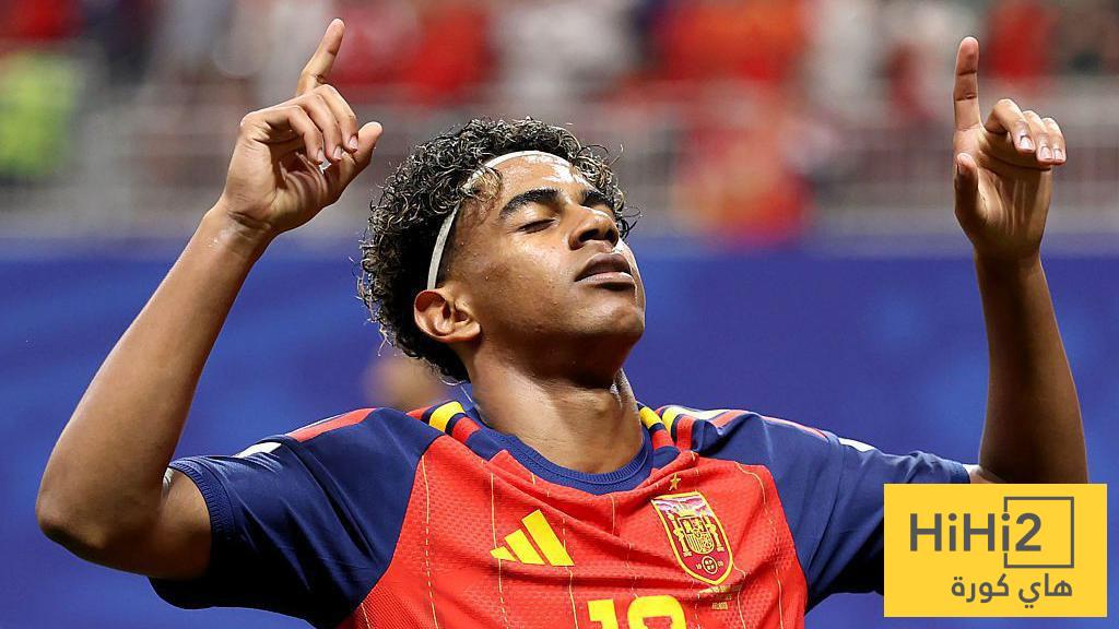 لامين يامال يطالب برشلونة بالتعاقد مع ظهير منتخب إسبانيا!