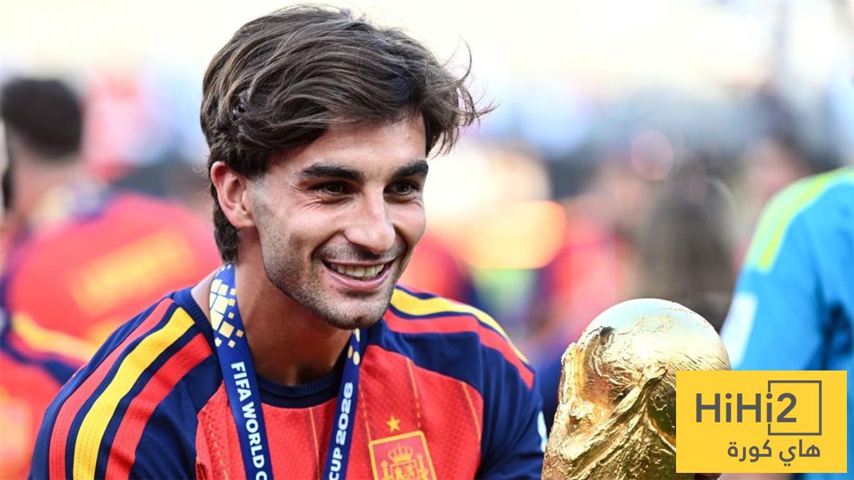 ليس إنريكي ولا أموال باريس.. لاعب إسباني يحرض فيران توريس على برشلونة
