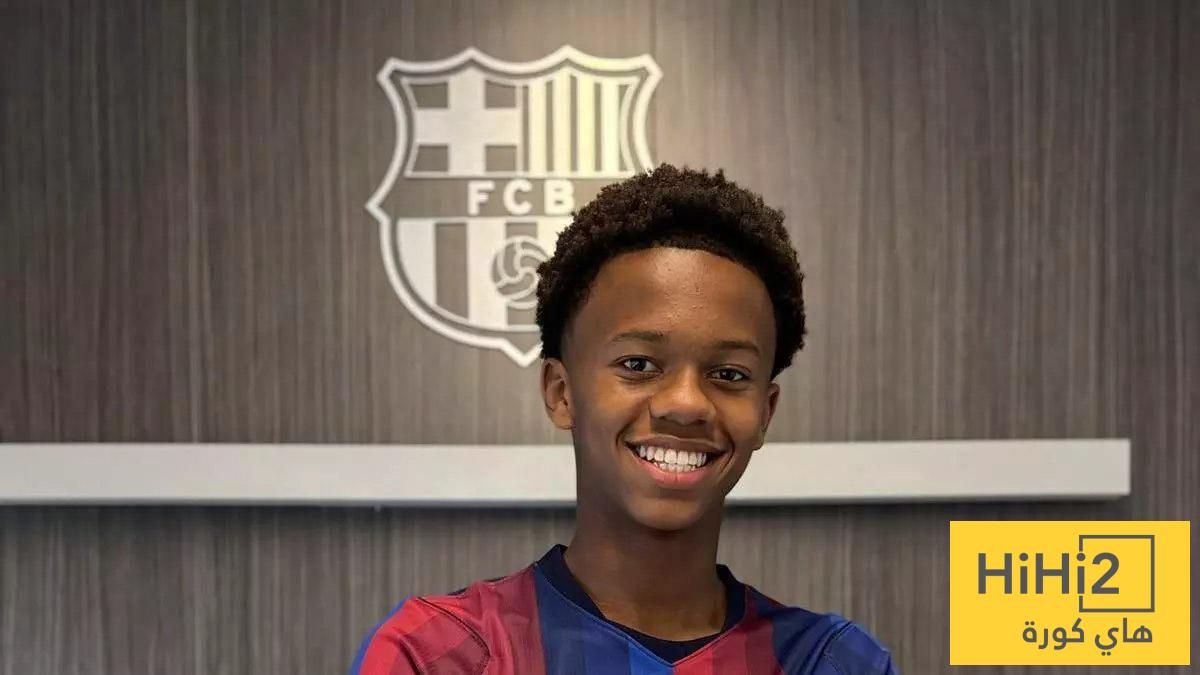 برشلونة يحسم صفقة جديدة بضم الموهبة الدفاعية ميكائيل بازا