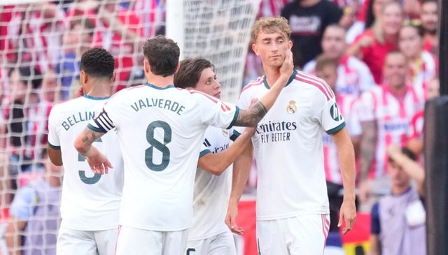 صورة : ماذا فعل لاعبو ريال مدريد مع هويسين بعد طرده أمام أتلتيكو؟